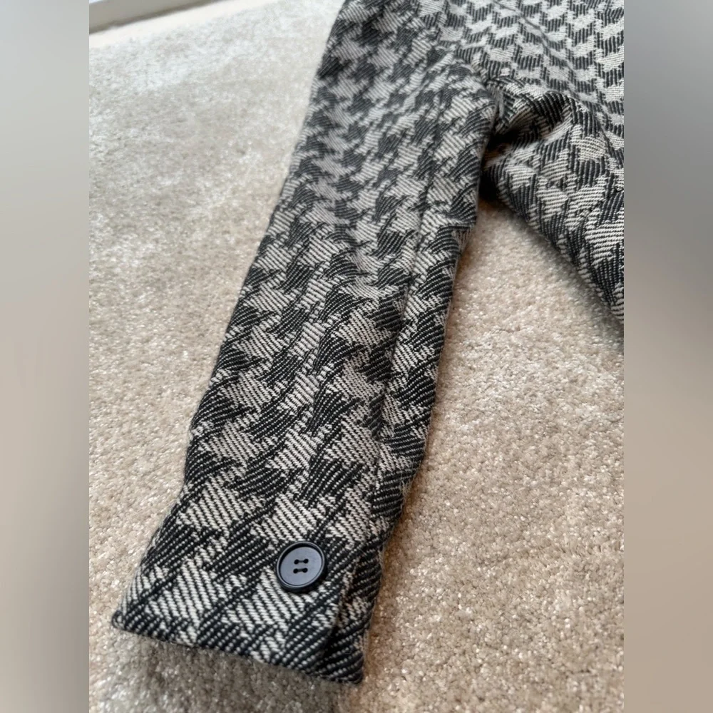 Dior woman jacket sz 2 or 4 wool grey